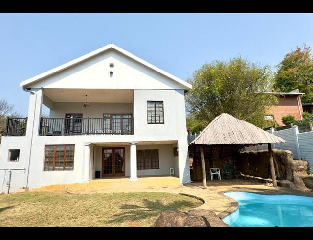 5 BEDROOM HOUSE FOR SALE IN CLARENDON